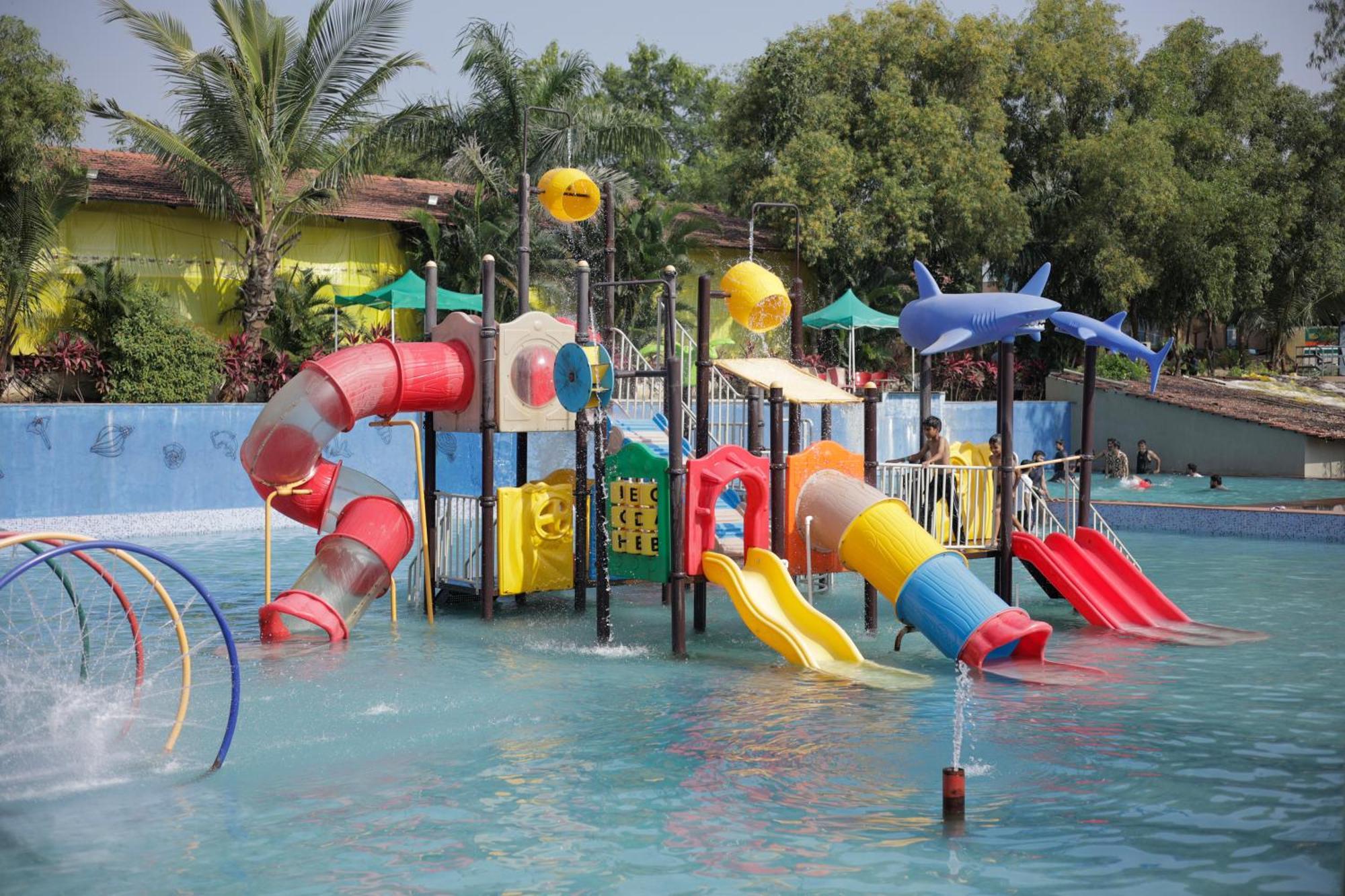 Vits Roccia Hill Resort And Adventure Park, Navapur Songadh Exterior foto